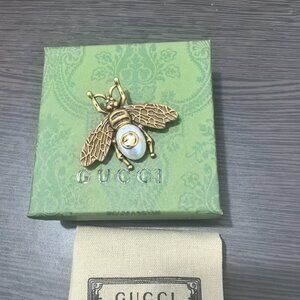 Gucci Vintage Stylish Gold Bee Pearl Brooches